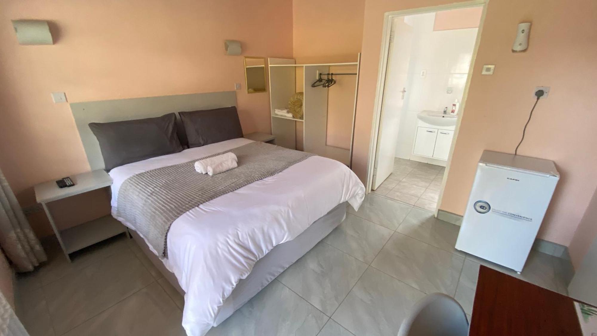 Lynns Guest House 불라와요 외부 사진