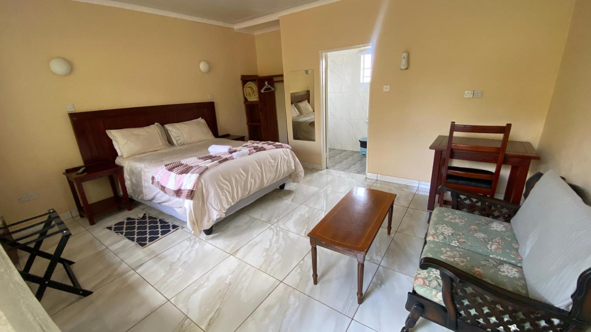Lynns Guest House 불라와요 외부 사진