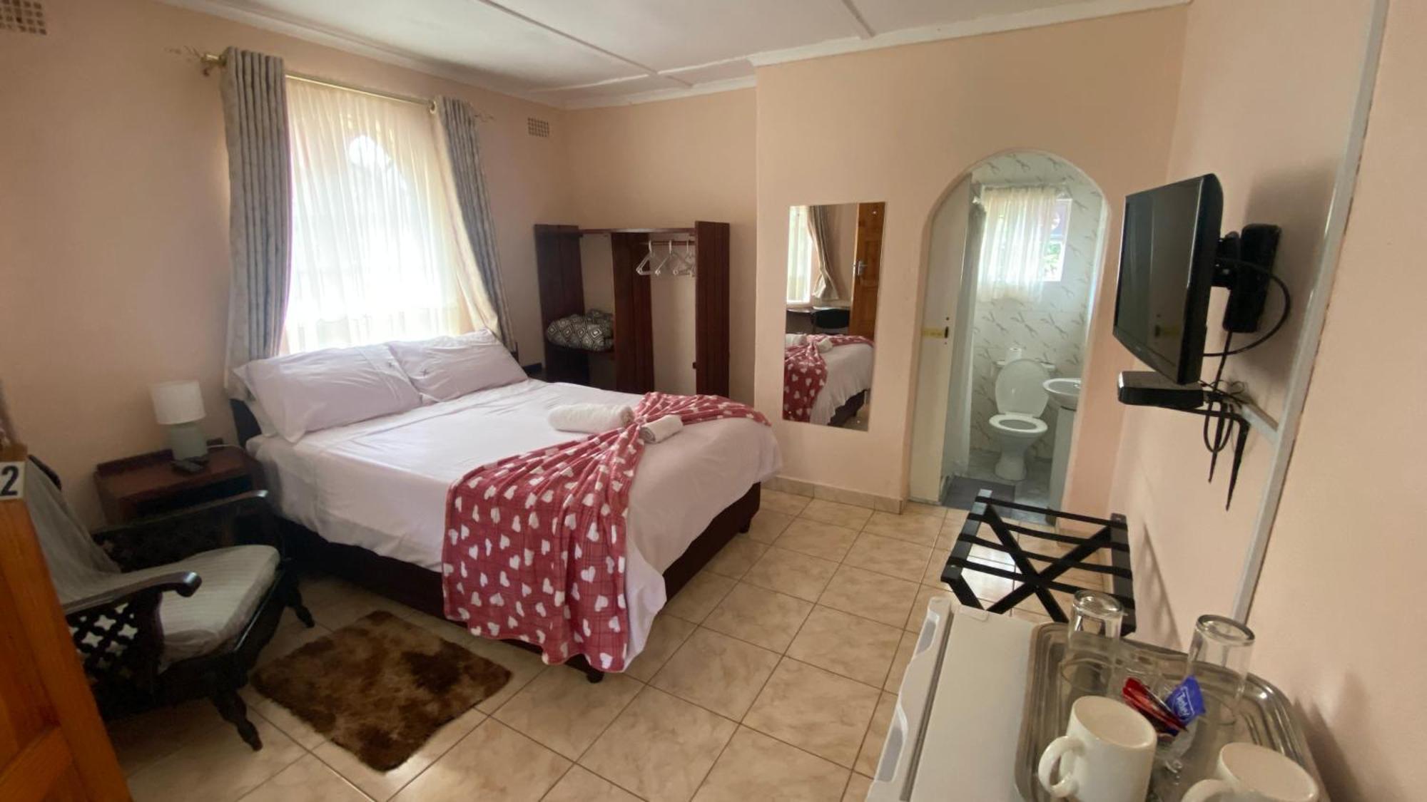 Lynns Guest House 불라와요 외부 사진