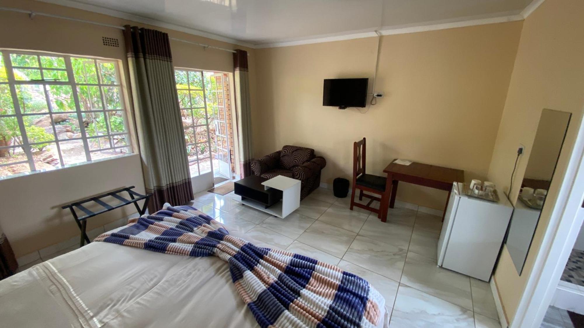 Lynns Guest House 불라와요 외부 사진